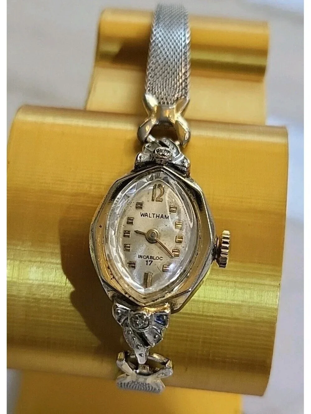Vtg Waltham Ladies 17Jewels Incabloc Windup Watch 6.75